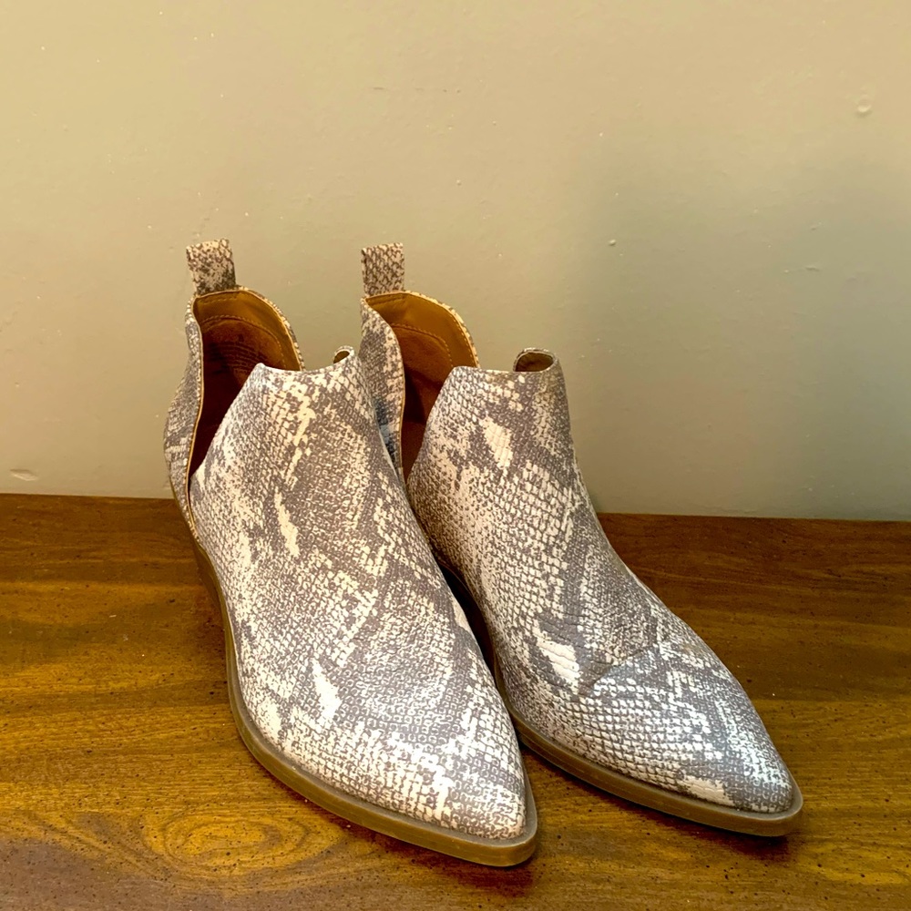 Snakeskin print ankle boots